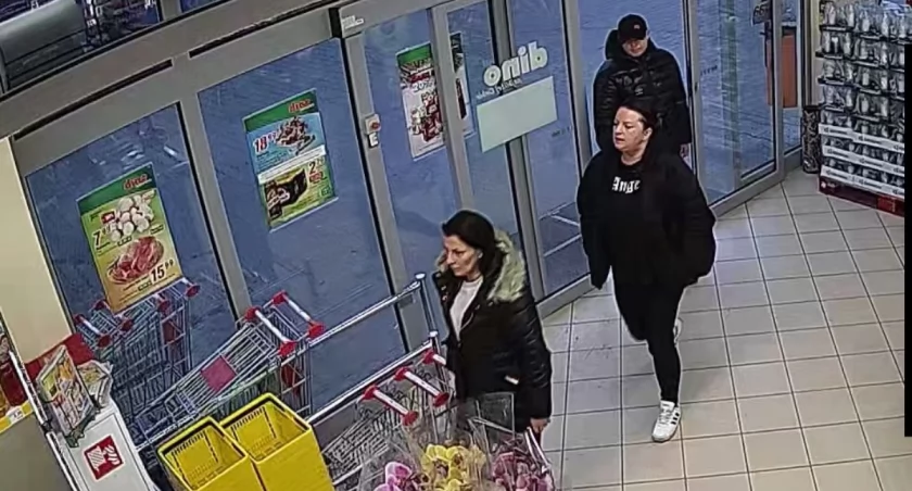 Na zdjęciu wizerunek sprawców kradzieży, do której doszło w jednym ze sklepów w Wojsławicach / Fot. KPP Zduńska Wola