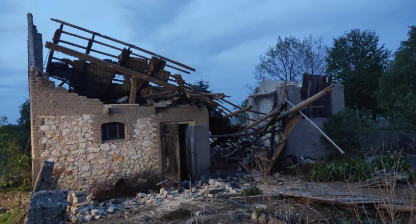 Na zdjęciu budynek, który zawalił się w Żytniowie / Fot. Komenda Powiatowa Państwowej Straży Pożarnej w Oleśnie