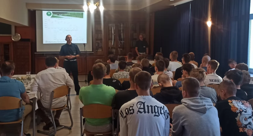 zdjęcie uczestników Forum Transportowego i inspektorów ITD/fot.: Magdalena Lizurej