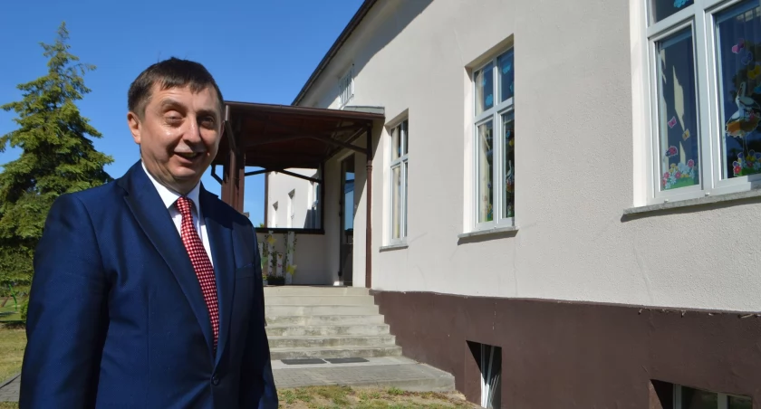Nie zamierzamy zamykać szkoły w Łaszewie, bo to takie centrum wsi - mówi wójt Leszek Gierczyk/fot.: Ela Wodecka 