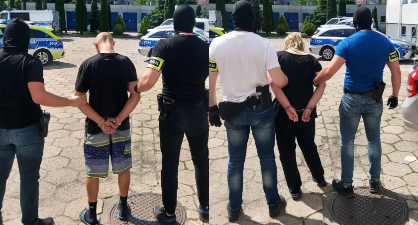 Na zdjęciu zatrzymana dwójka: kierowca oraz pasażerka pojazdu / Fot. KPP Bełchatów