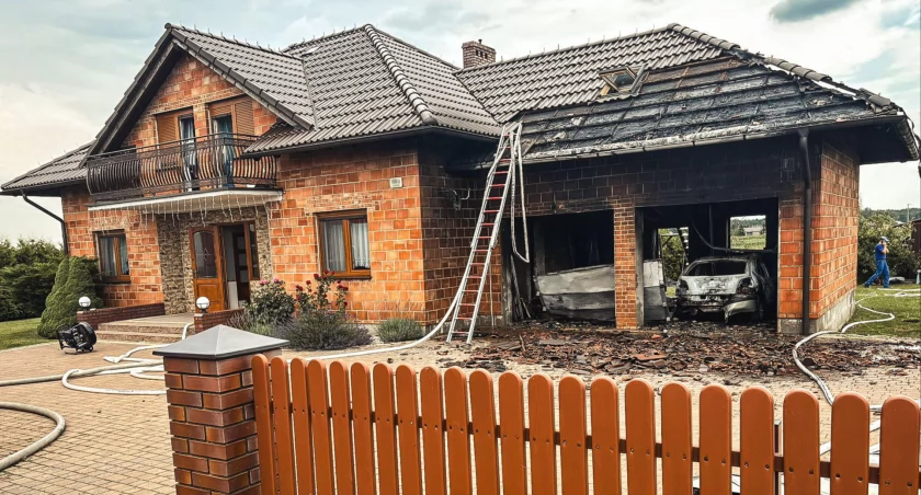 Na zdjęciu posesja, na której doszło do pożaru / Fot. KP PSP w Ostrzeszowie