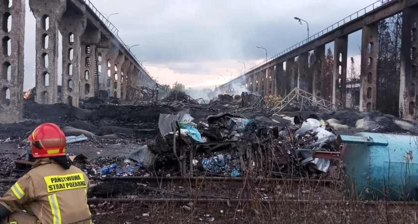 Skala pożaru na składowisku odpadów była przerażająca / fot.: OSP Warta