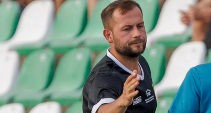 Na zdjęciu nowy szkoleniowiec działoszyńskich piłkarzy - Adrian Teodorczyk/fot.lodzkifutbol