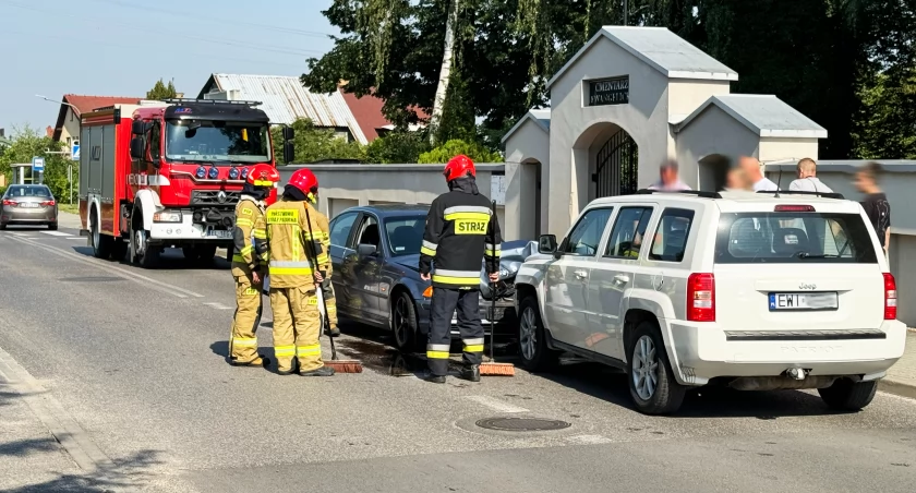 Kolizja w Wieluniu z udziałem: BMW i jeepa, porsche ucieka z miejsca zdarzenia / fot.: Sławomir Rajch / 