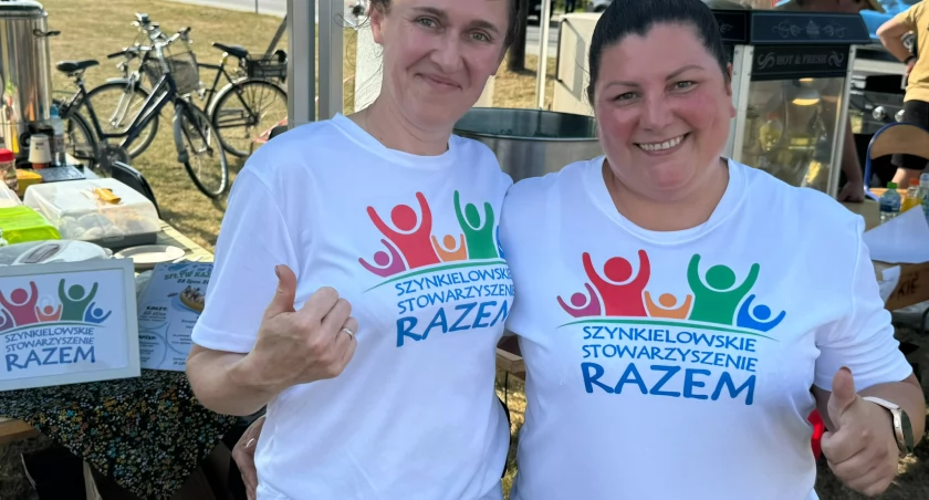 Na zdjęciu panie ze Szynkielowskiego Stowarzyszenia Razem: Monika Maciejewska i Katarzyna Rabikowska / fot.: Sławomir Rajch