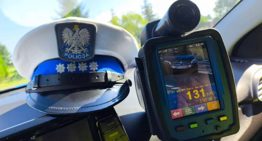 Na zdjęciu pomiar, którego dokonali funkcjonariusze bełchatowskiej grupy Speed / Fot. KPP Bełchatów