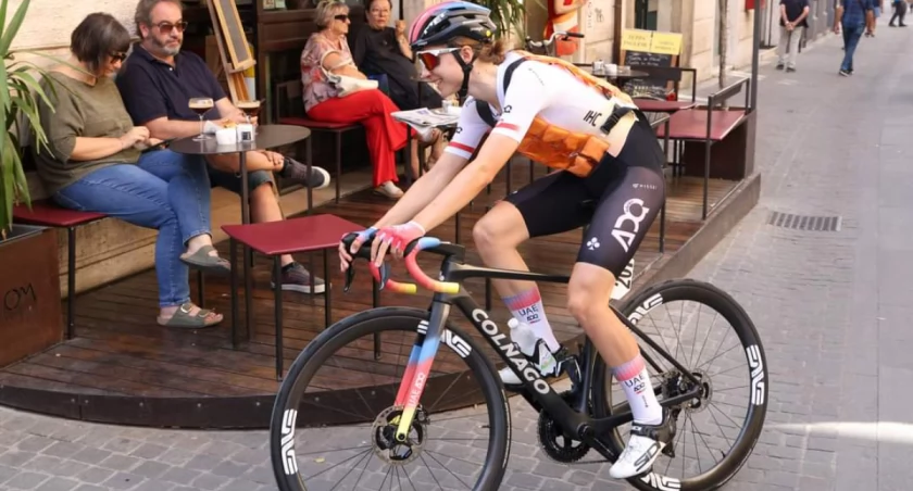 Na zdjęciu Dominika Włodarczyk podczas Giro DItalia.fot.UAE Team ADQ 