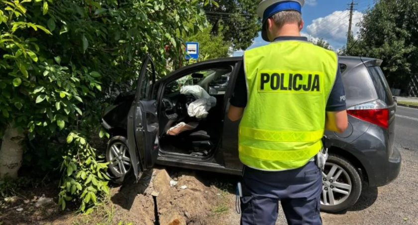 Na zdjęciu pojazd, który brał udział w wypadku / Fot. KPP Radomsko 
