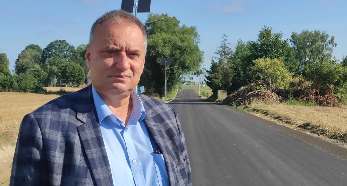 Teraz droga do Olszyn ma wysokie parametry techniczne i na całej długości jest oświetlona - mówi wójt Zbigniew Dąbrowski/fot.: Ela Wodecka 