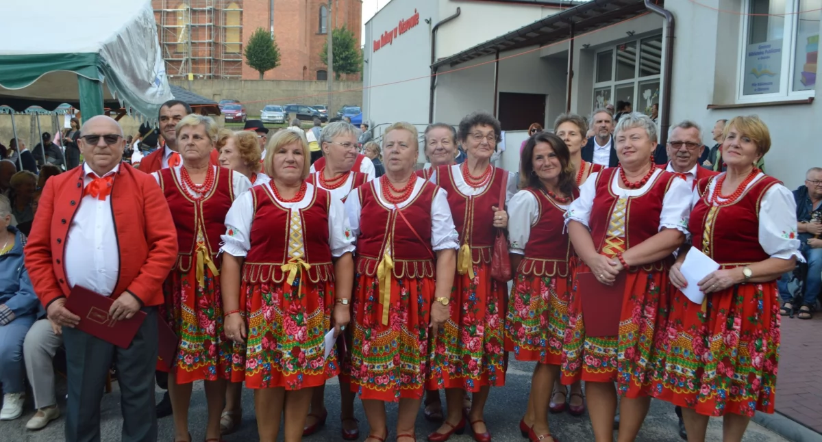 Zdjęcia z Gali Piosenki Biesiadnej i Podwórkowej, która już po raz drugi zorganizowana została w Ożarowie, w gminie Mokrsko/fot.: Ela Wodecka  