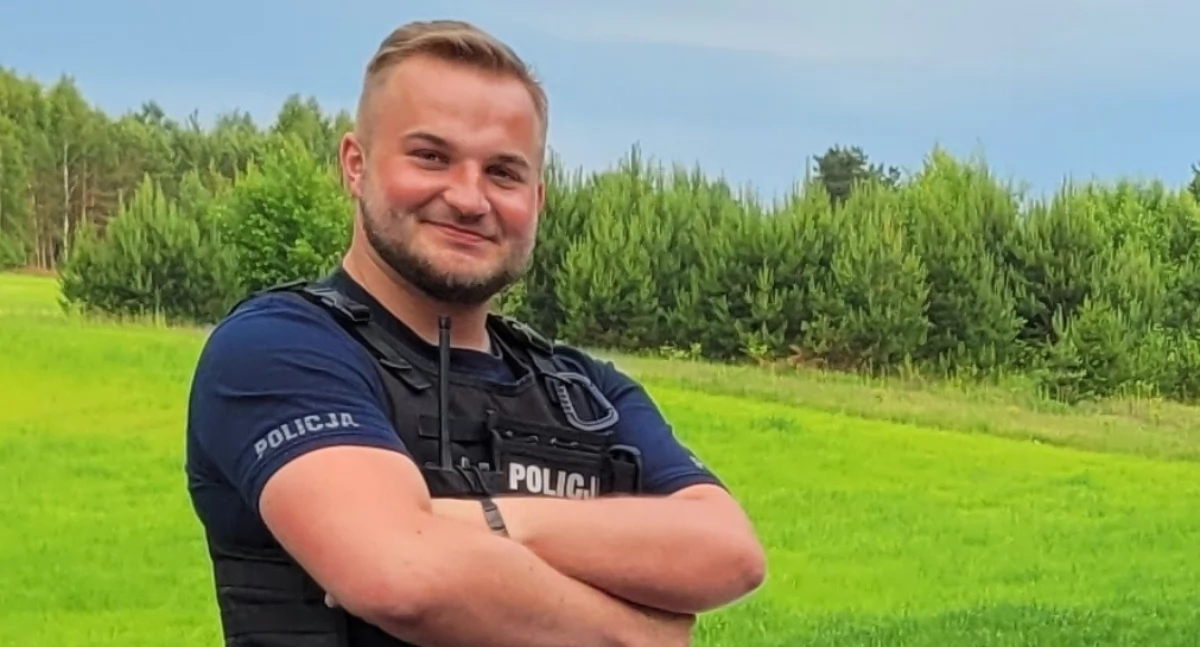 Na zdjęciu funkcjonariusz, który po służbie zatrzymał sprawcę kolizji, a jak się okazało, również pijanego kierowcę / Fot. KPP Bełchatów