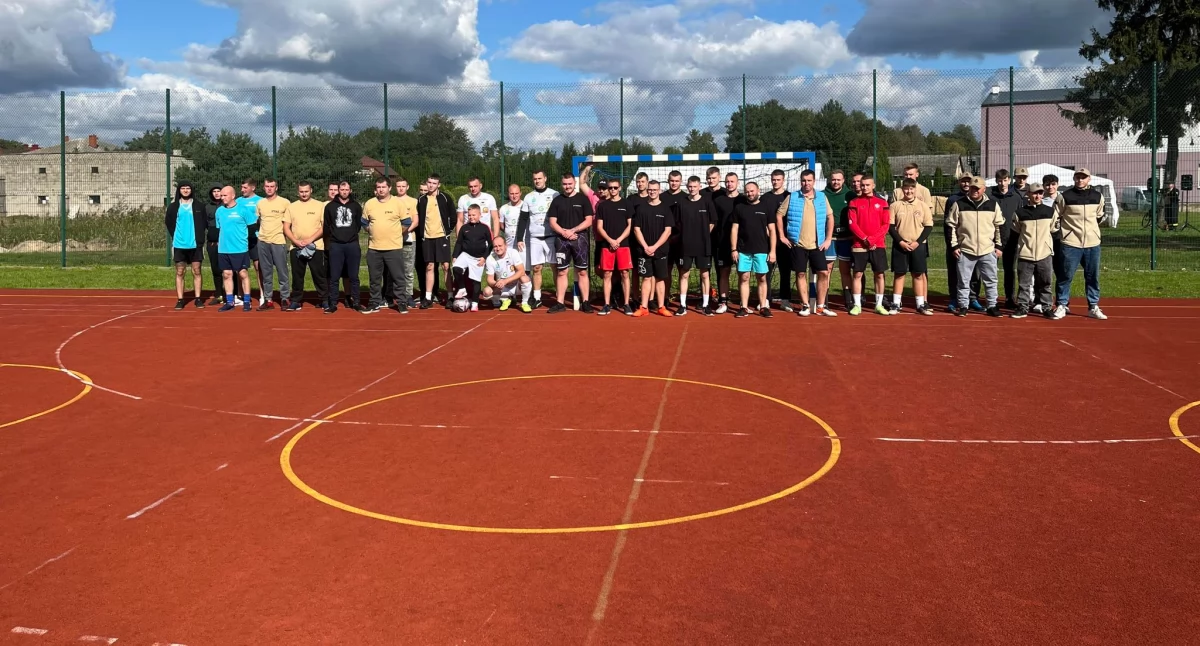 Na zdjęciu uczestnicy akcji JanówChallenge w Skrzynnie/ fot. OSP Janów