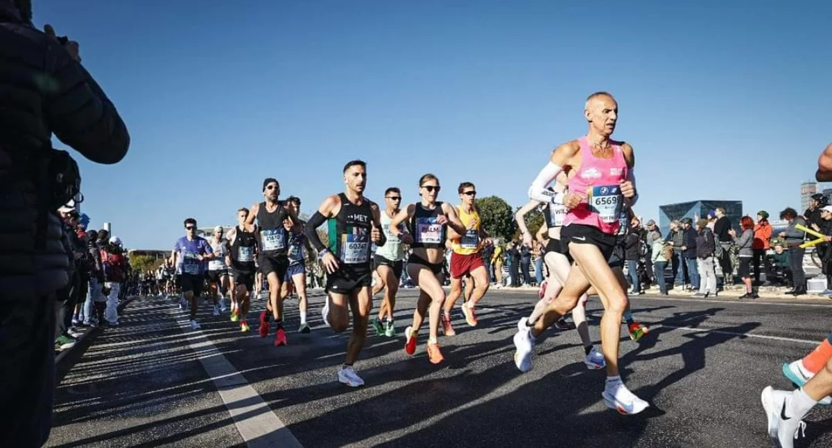 Na zdjęciu Artur Jasiński podczas berlińskiego BMW Maraton/fot. archiwum prywatne Artura Jasińskiego 
