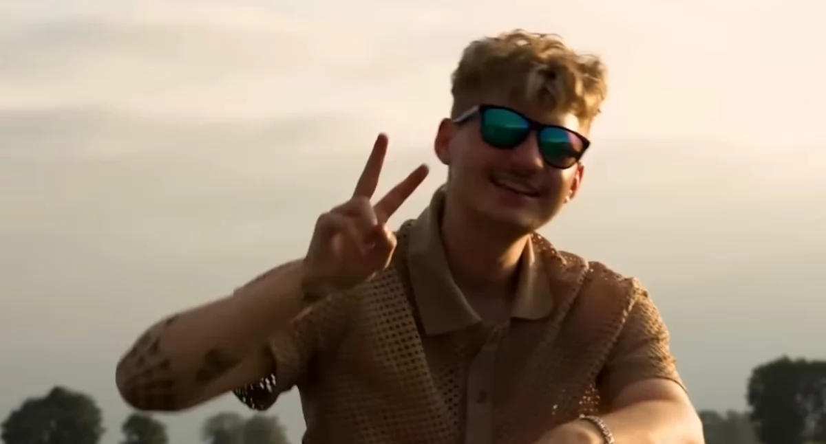 Na zdjęciu kadr z klipu do utworu 