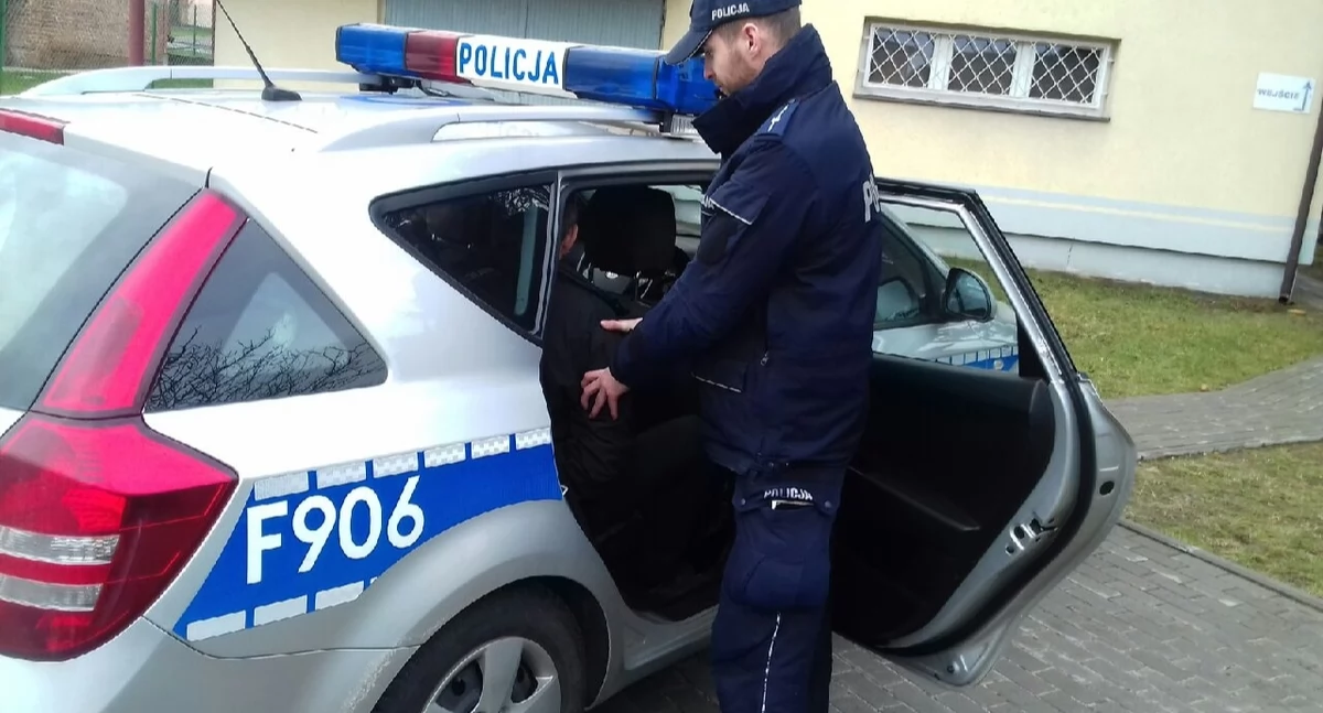 Na zdjęciu moment zatrzymania mężczyzny / Fot. KPP Bełchatów