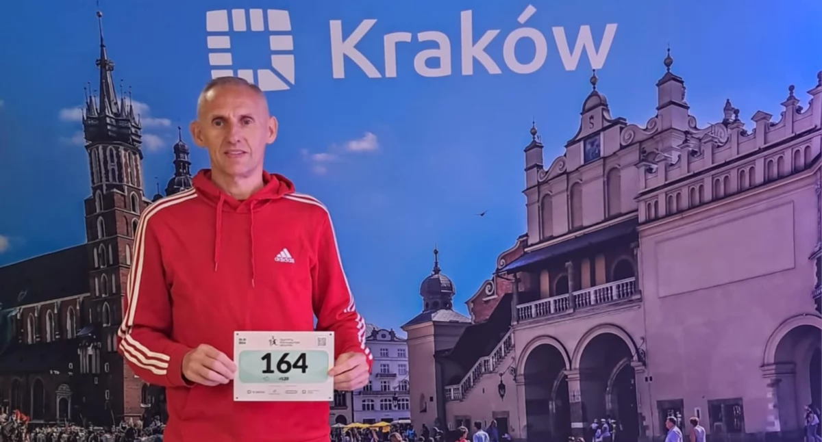 Na zdjęciu Artur Jasiński przed jutrzejszym półmaratonem/fot. archiwum prywatne Artura Jasińskiego 