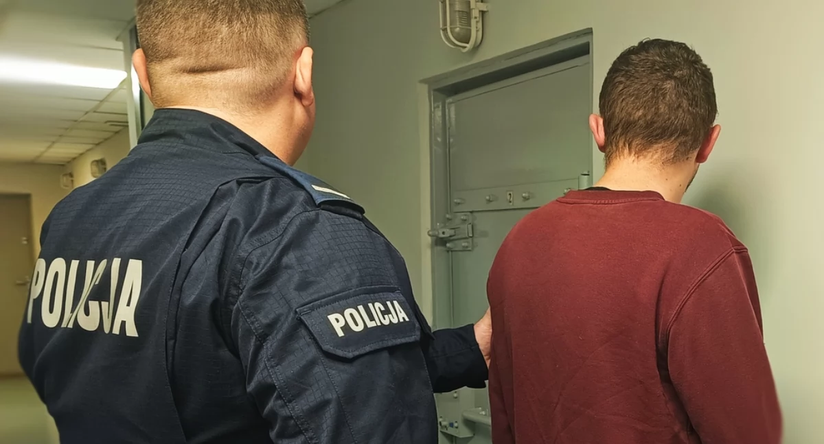 Na zdjęciu moment zatrzymania mężczyzny / Fot. KPP Radomsko 
