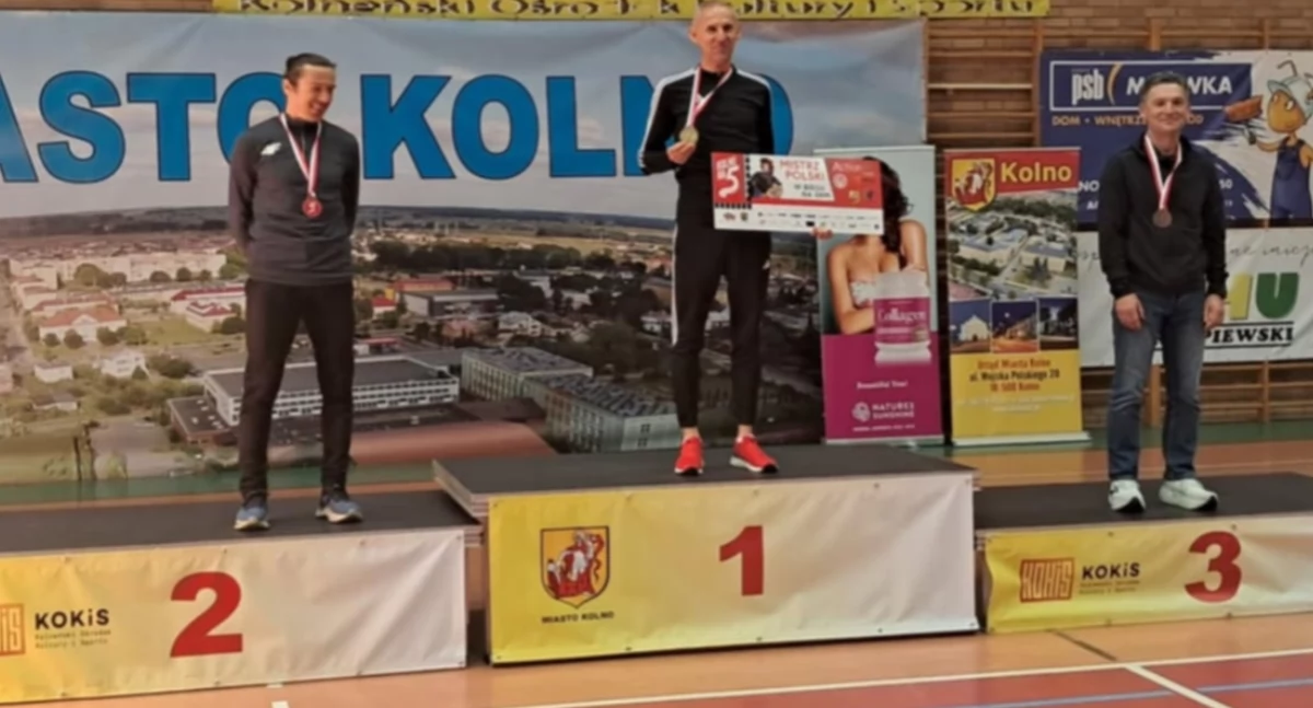 Na zdjęciu złoty medalista mistrzostw Polski w kategorii M50 na dystansie 5 kilometrów, Artur Jasiński/fot. archiwum prywatne Artur Jasiński 