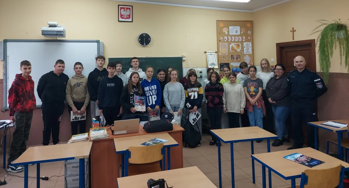 Na zdjęciu uczestnicy jednego ze spotkań z policjantem wieruszowskiej komendy / Fot. KPP Wieruszów
