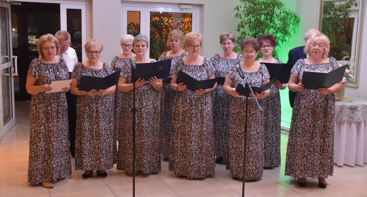 Na zdjęciu chór senioralny z Klubu Seniora w Osjakowie/fot. Iwona Augustyniak