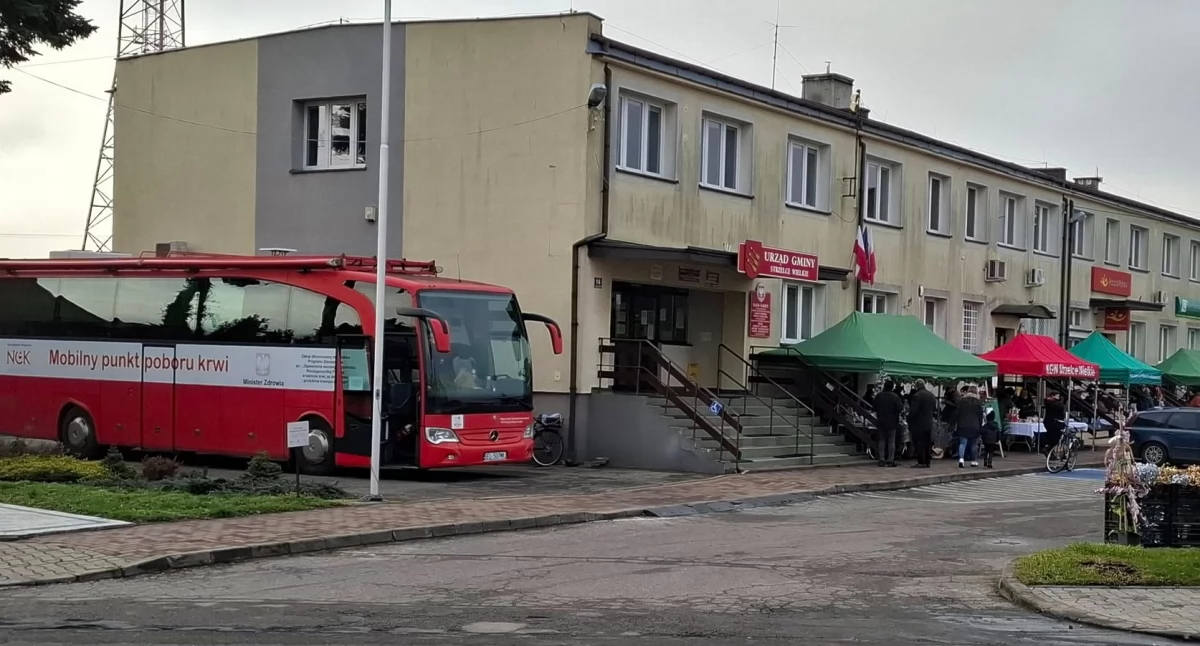 zdjęcie przedstawia jarmark bożonarodzeniowy w Strzelcach Wielkich / fot.: archiwum wójta gminy Strzelce Wielkie
