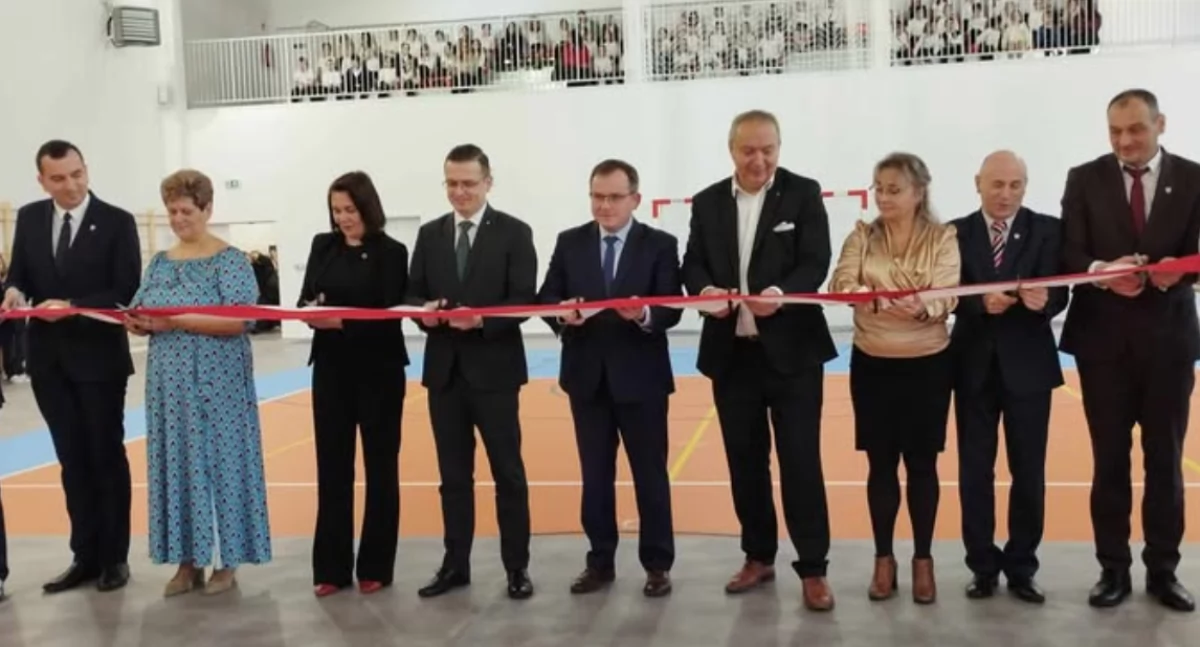 Na zdjęciach otwarcie hali sportowej w Siemkowicach/fot.: Joanna Major