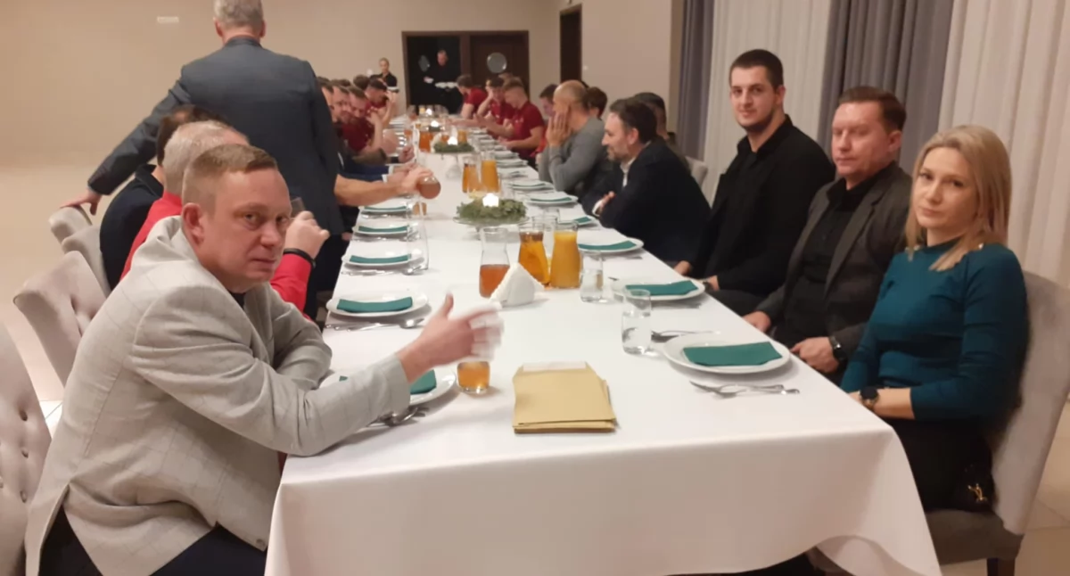 Na zdjęciu uczestnicy wigili Wieluńskiego Klubu Sportowego/ fot. WKS Wieluń 