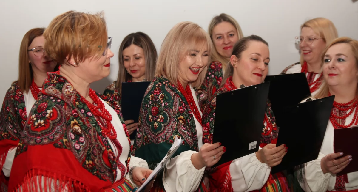  Stowarzyszenie Gospodyń Wiejskich w Dąbrowie zaprosiło w niedzielę 5 stycznia na spotkanie świąteczne, czyniąc zadość dorocznej tradycji