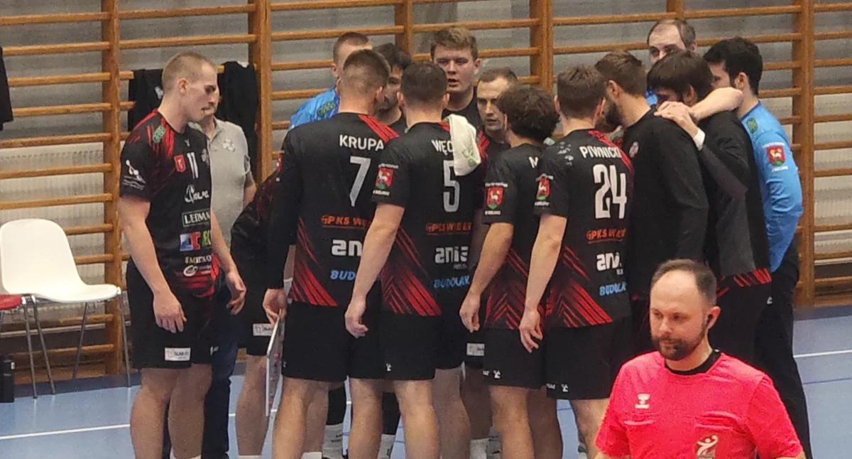 Na zdjęciu piłkarze ręczni MKS-u Wieluń/ fot. Łukasz Płuciennik 