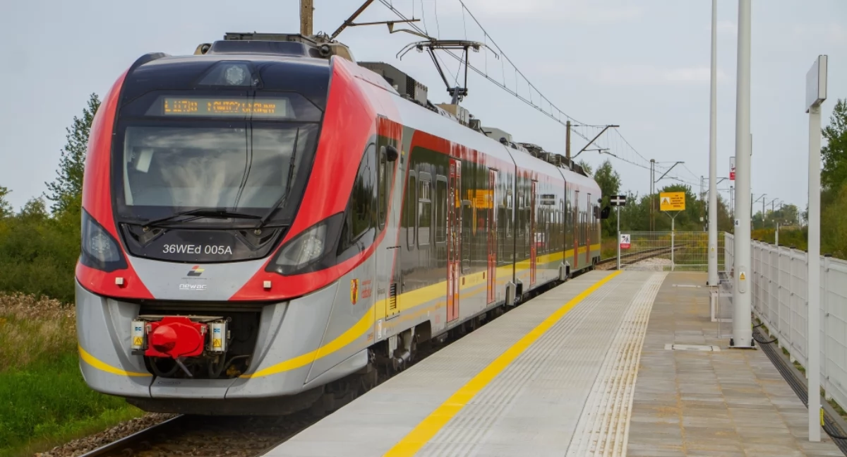 Realnych kształtów nabierają inwestycje, które otworzą możliwości uruchamiania kolejnych połączeń szynowych w regionie (fot. UMWŁ) 