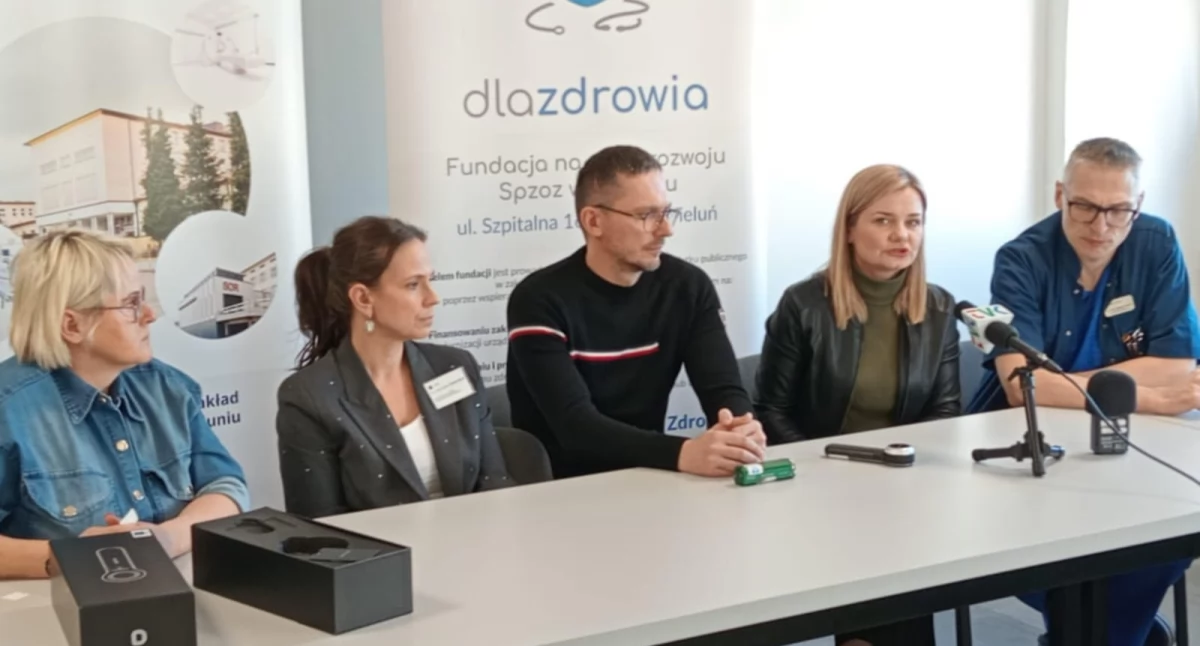 zdjęcie przedstawiające przedstawicieli fundacji 