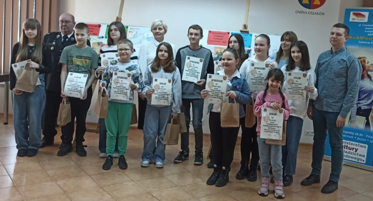 Na zdjęciu laureaci konkursu ,,Zapobiegamy Pożarom