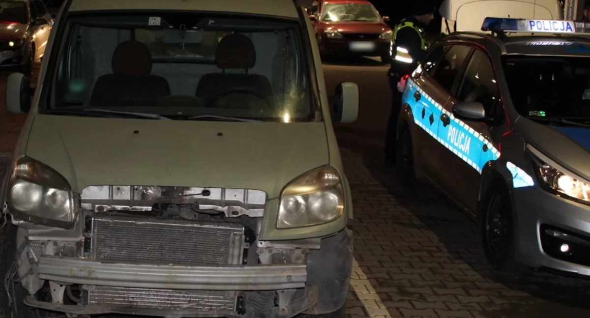 Na zdjęciu auto, którym poruszał się pijany 35-latek / Fot. KPP Wieruszów