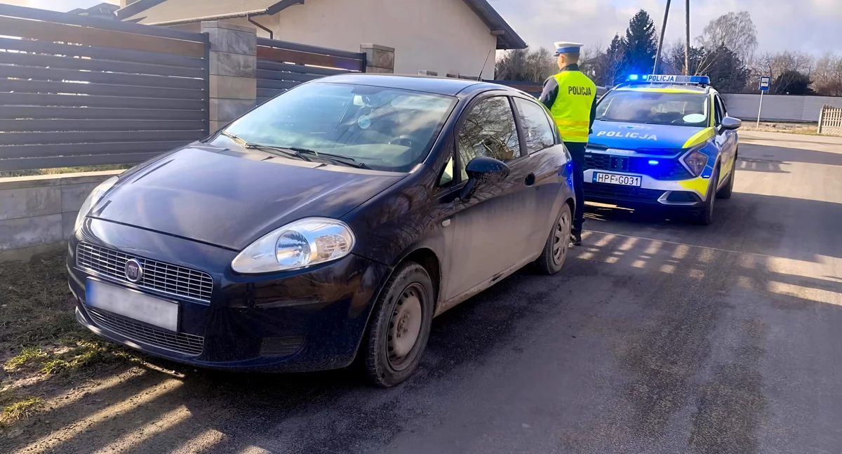 Na zdjęciu pojazd, którym poruszał się pijany 48-latek / Fot. KPP Łask