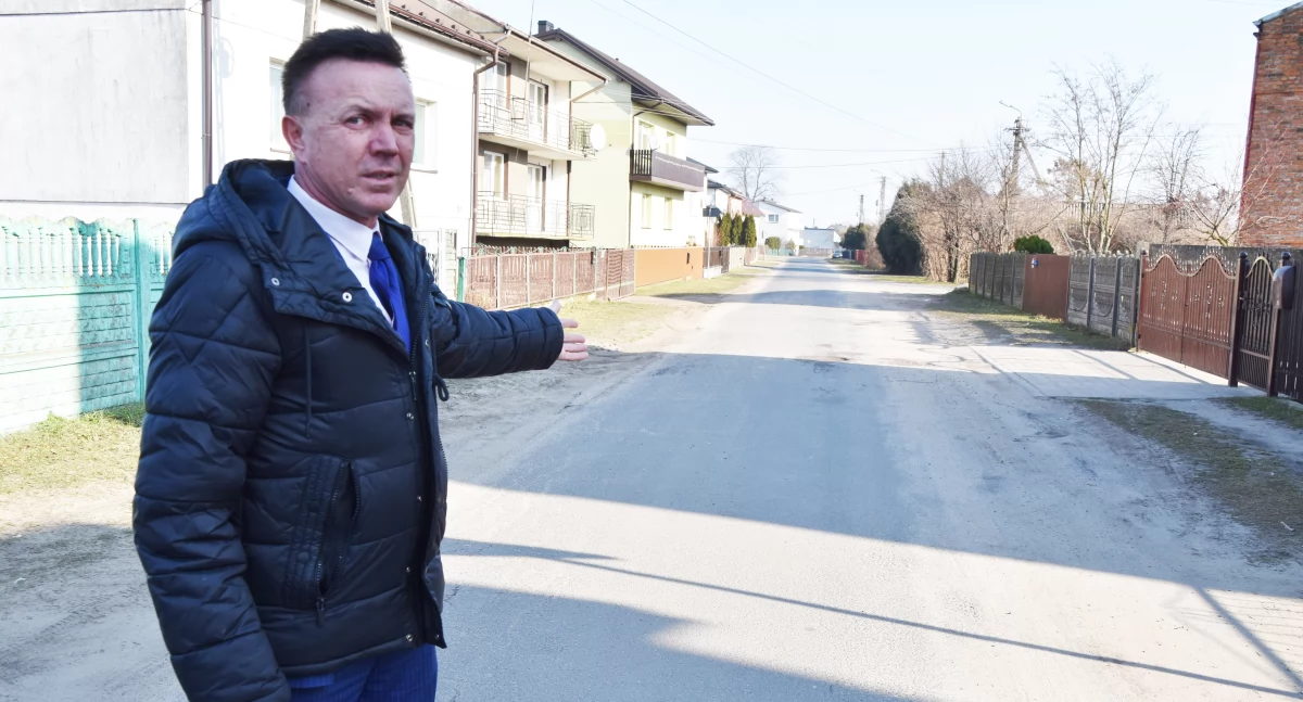 Wójt gminy Biała Grzegorz Mielczarek ma powody do zadowolenia. Dwa wnioski złożone przez samorząd otrzymały dofinansowanie / fot.: Sławomir Rajch