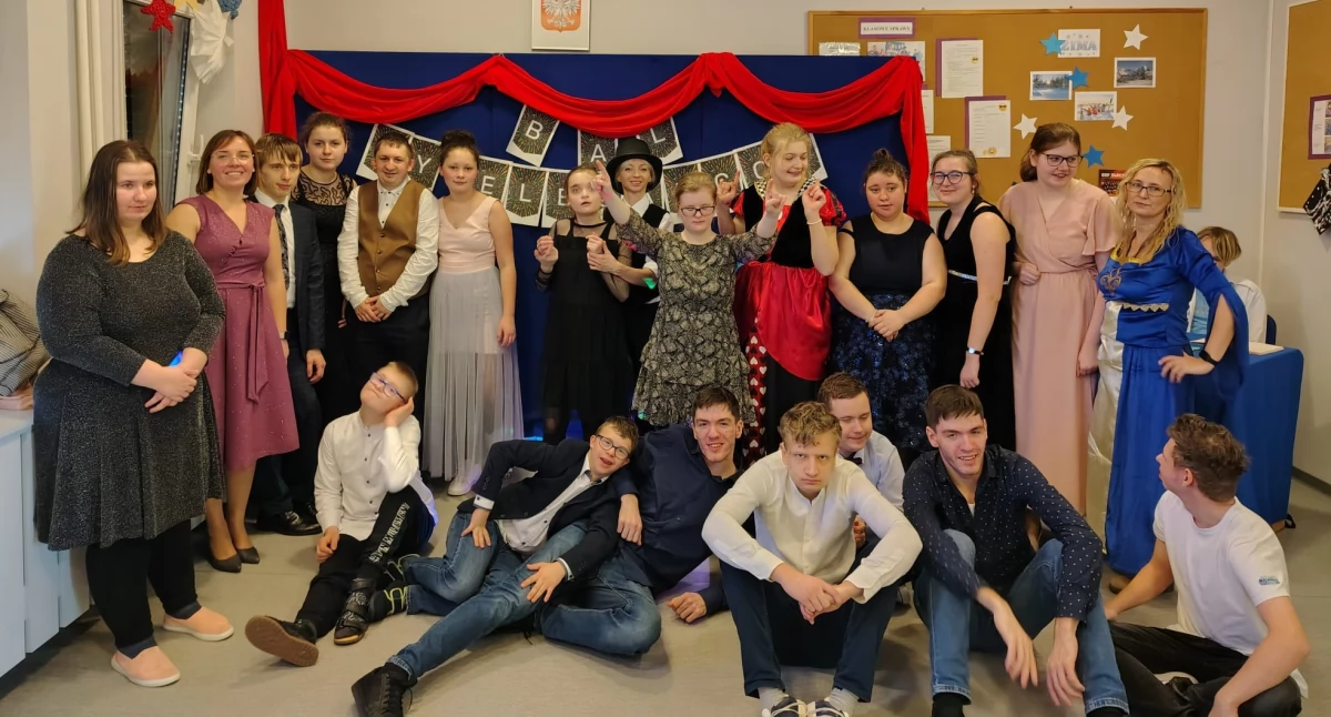 Na zdjęciu uczestnicy imprezy karnawałowej/ fot.: Specjalny Ośrodek Szkolno- Wychowawczy w Gromadzicach