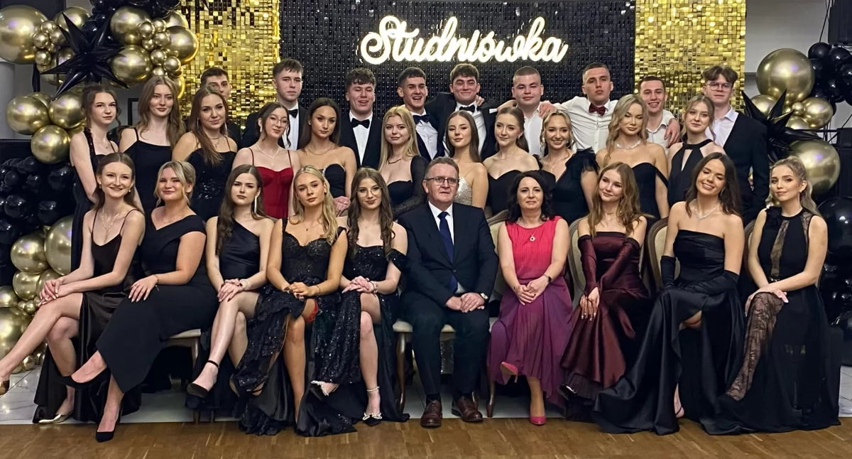 Zdjęcie ze studniówki I Liceum Ogólnokształcącego im. Tadeusza Kościuszki w Wieluniu/ fot.: Iwona Augustyniak