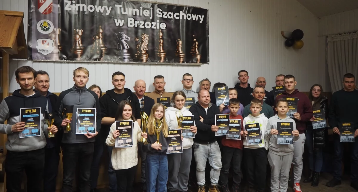 Na zdjęciu uczestnicy turnieju szachowego/ fot.: GOKiS w Białej