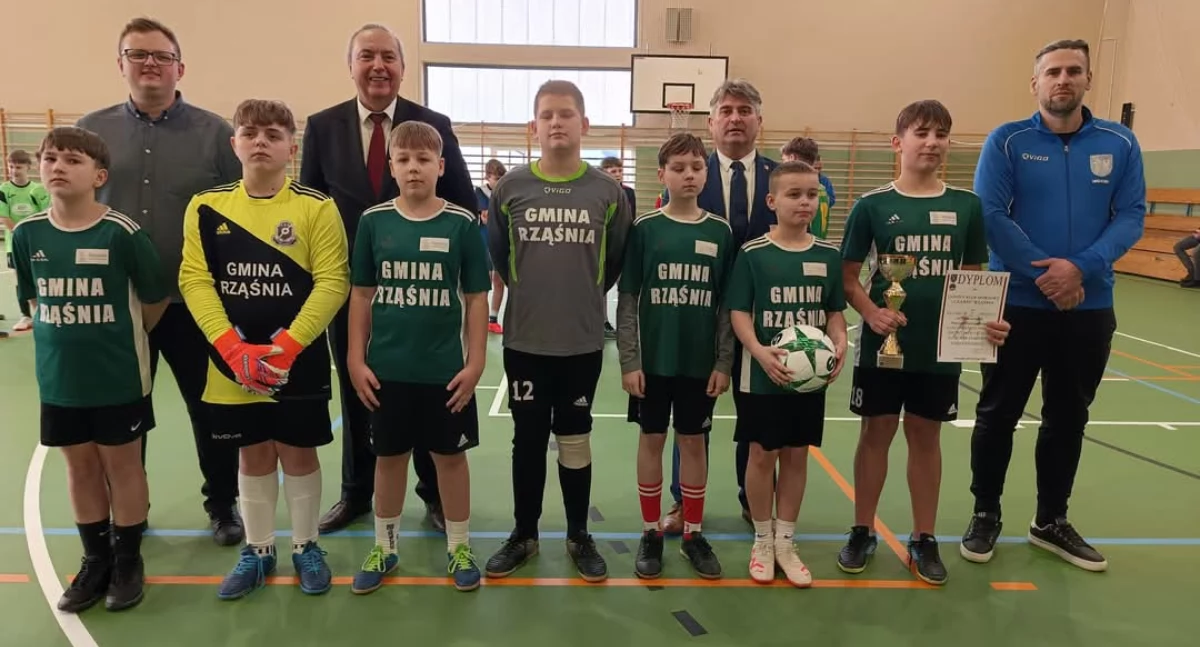 Na zdjęciu zwycięska drużyna LKS „Czarni