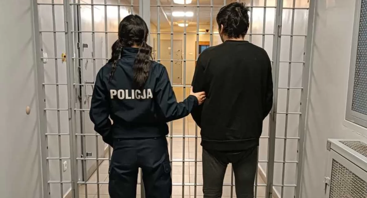 Na zdjęciu moment zatrzymania mężczyzny / Fot. KPP Sieradz 
