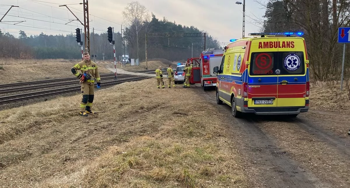 Na zdjęciu służby w akcji przy wypadku na torach w Domaninie/fot.: KPP w Kępnie