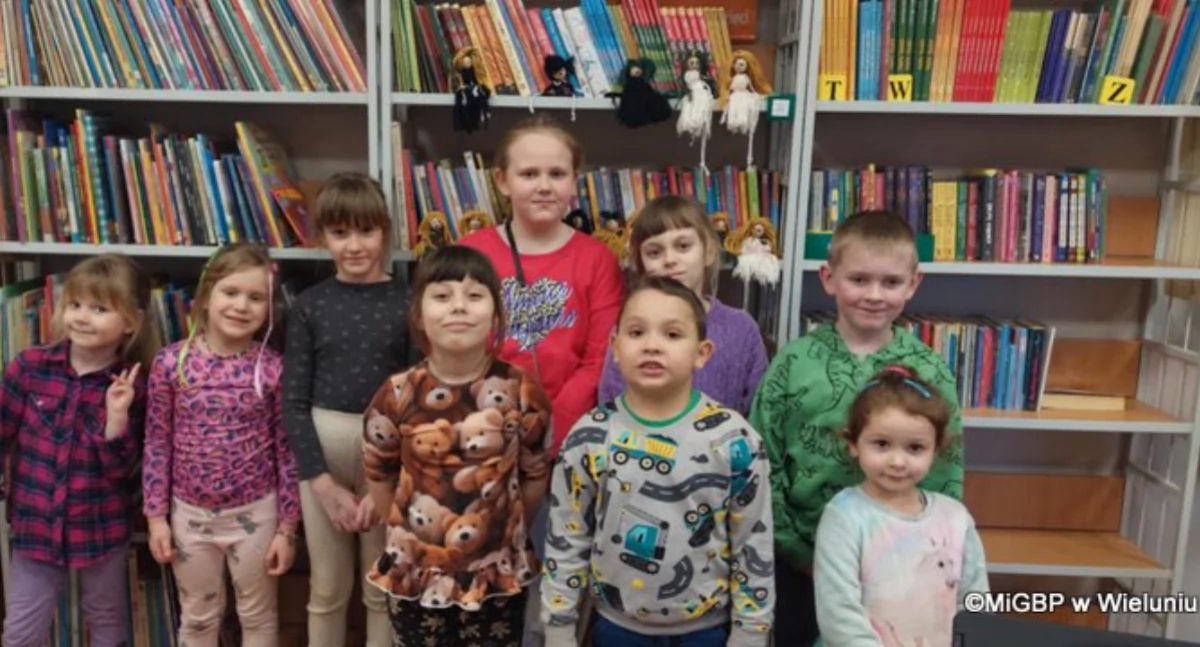 Zdjęcie z zajęć w filii bibliotecznej w Rudzie / fot.: MiGBP w Wieluniu