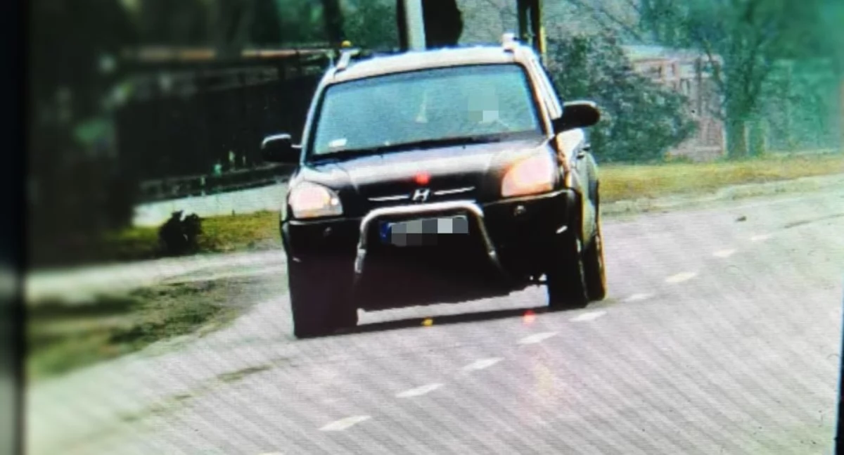 Na zdjęciu hyundai, którym pędził 19-letni mężczyzna / Fot. KPP Radomsko 