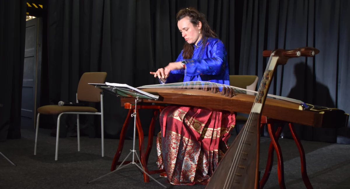 Na zdjęciu Anna Krysztofiak, multiinstrumentalistka z Łodzi/ fot.: Iwona Augustyniak