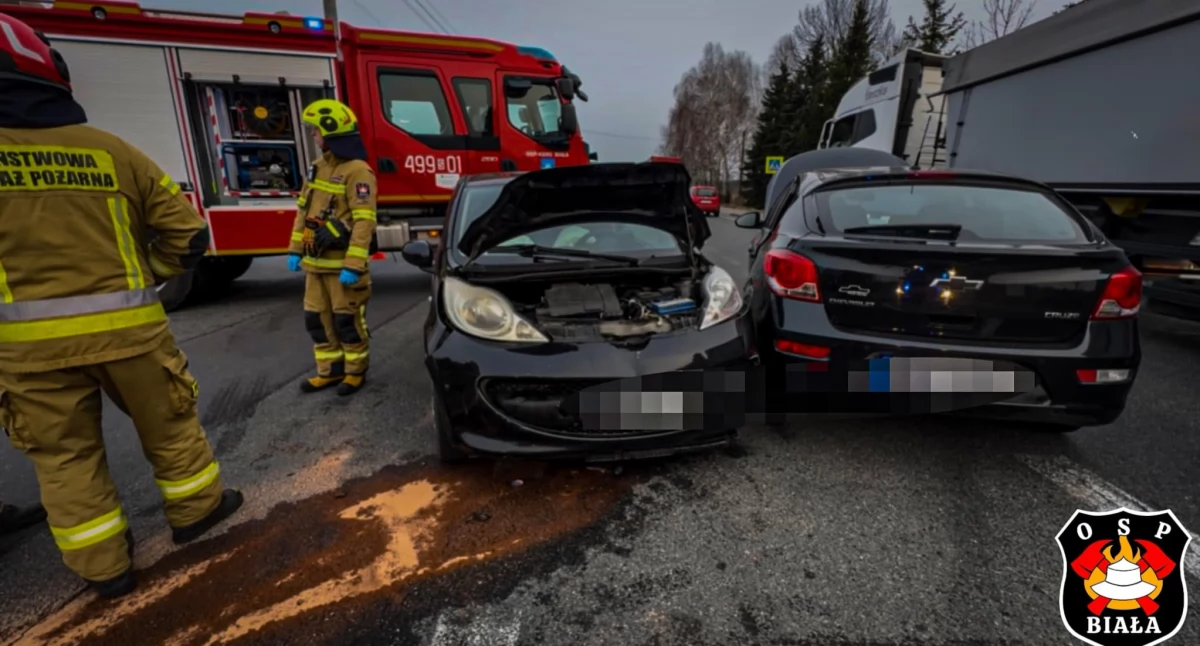 Zdjęcie z kolizji na ul. Częstochowskiej w m. Lgota / fot.: OSP Biała