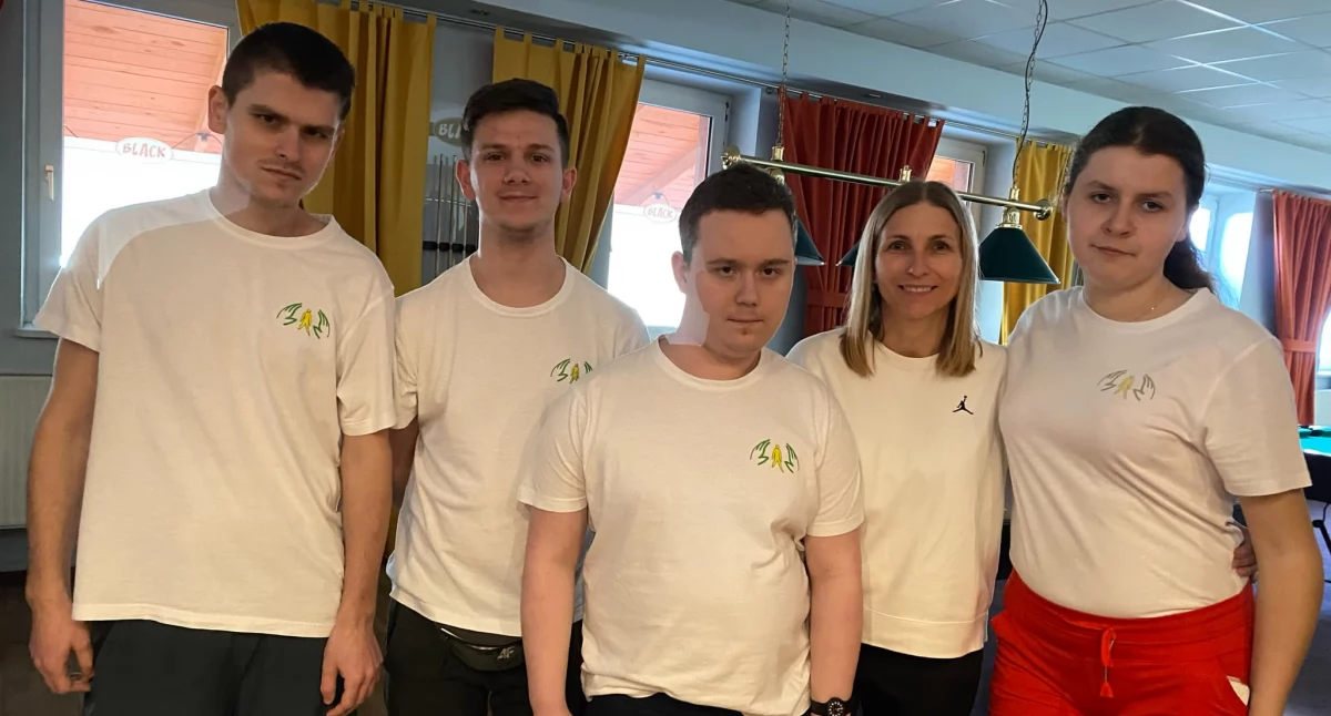 Na zdjęciu jedni z uczestników XIV Łódzkiego Turnieju Bowlingu Olimpiad Specjalnych ze Specjalnego Ośrodka Szkolno-Wychowawczego w Gromadzicach/ fot.: Iwona Augustyniak