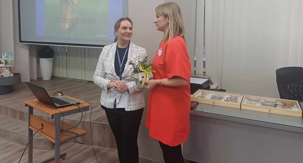 edukacja, Obchody Motyla Pierwszego Wiosny Miejskiej Gminnej Bibliotece Publicznej Wieluniu - zdjęcie, fotografia