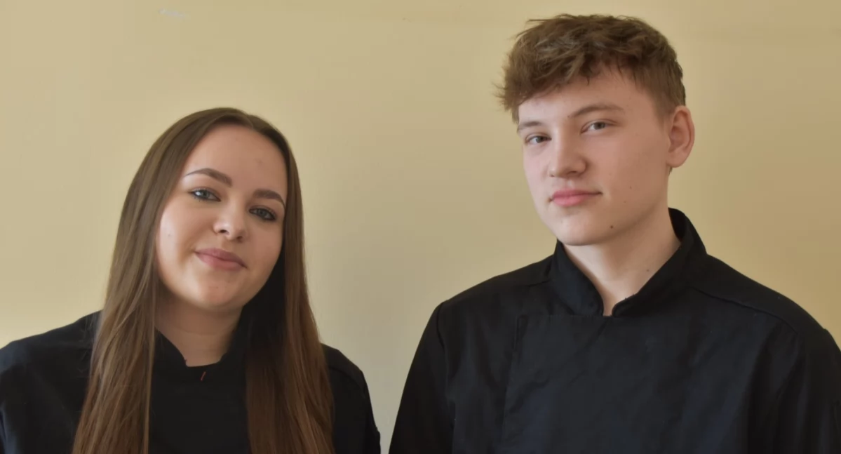 Na zdjęciu finaliści IX Ogólnopolskiego Turnieju Kucharskiego Zuzanna Kuźbińska i Wojciech Wierszak/fot.: Iwona Augustyniak