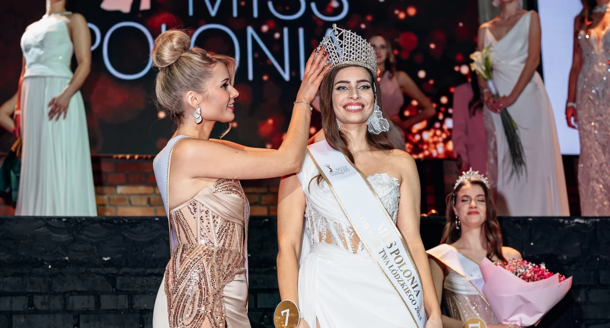 Na zdjęciu Amelia Mączka w momencie przekazania korony Miss/ fot.: Fabian Kosiński, IGO-ART